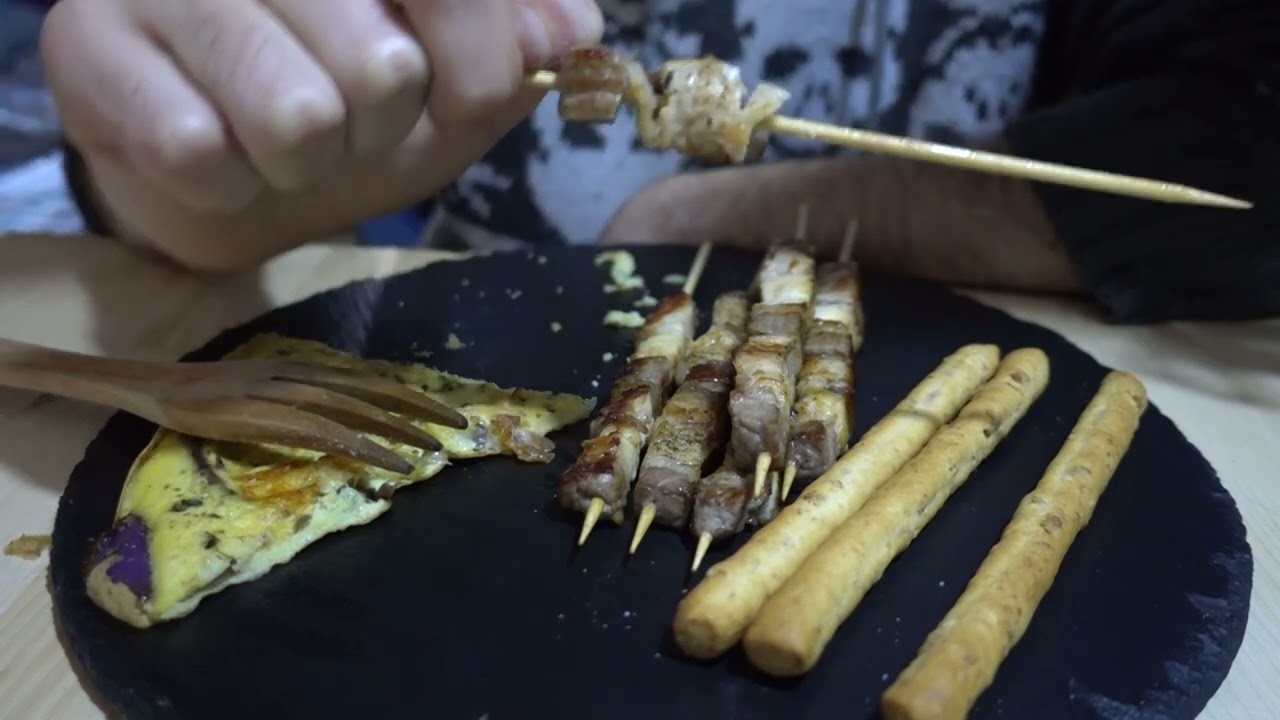 ASMR Ita Eating - Arrosticini, Grissini, Frittata - ASMR for you