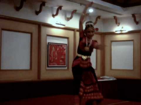 Bhairavi Varnam by Sanjana Nair at UCASCA meet