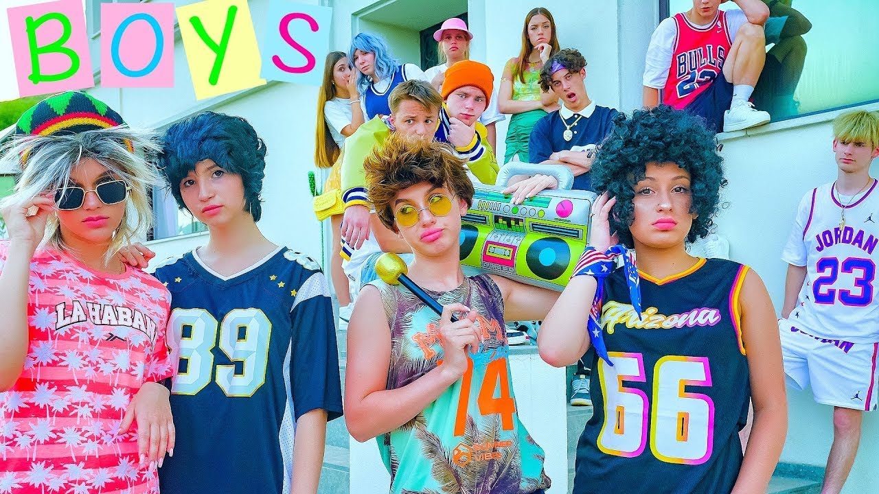 Diana et les pom-pom girls se sont déguisées en Garçons ! | Garçons n'aiment pas les Filles ?