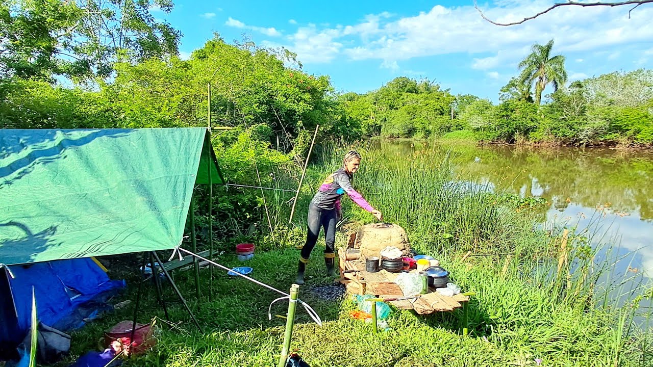 Acampamento e pescaria na Barranca do rio FOGÃO PRIMIVO DE BARRO 
