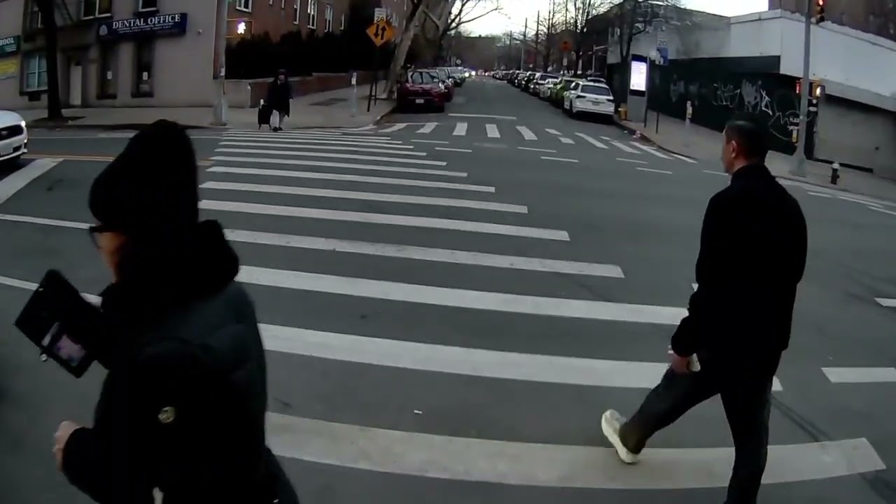 Walking Tour 4K - Elmhurst, New York. (Casual Walk)