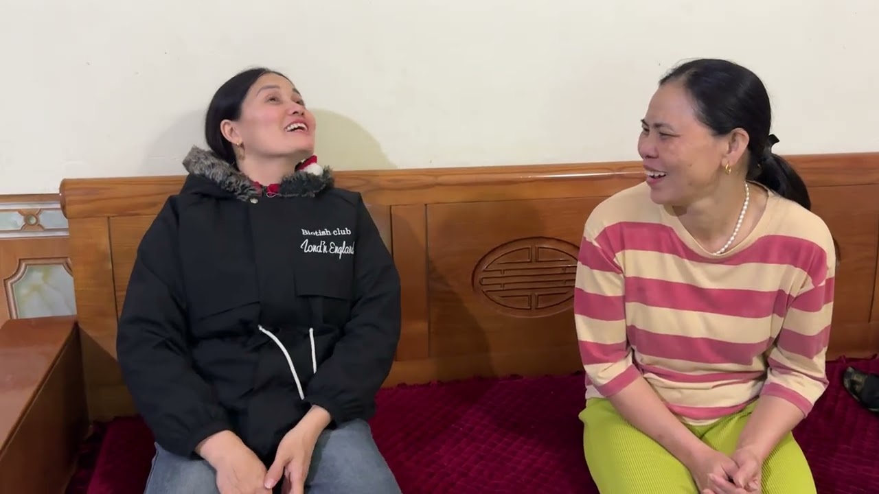 Bà Ngoại Rủ Bà Năm Ngủ Lại Tâm Sự