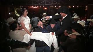 Boda de Jessi y Gera Bailando en la vivora de la mar