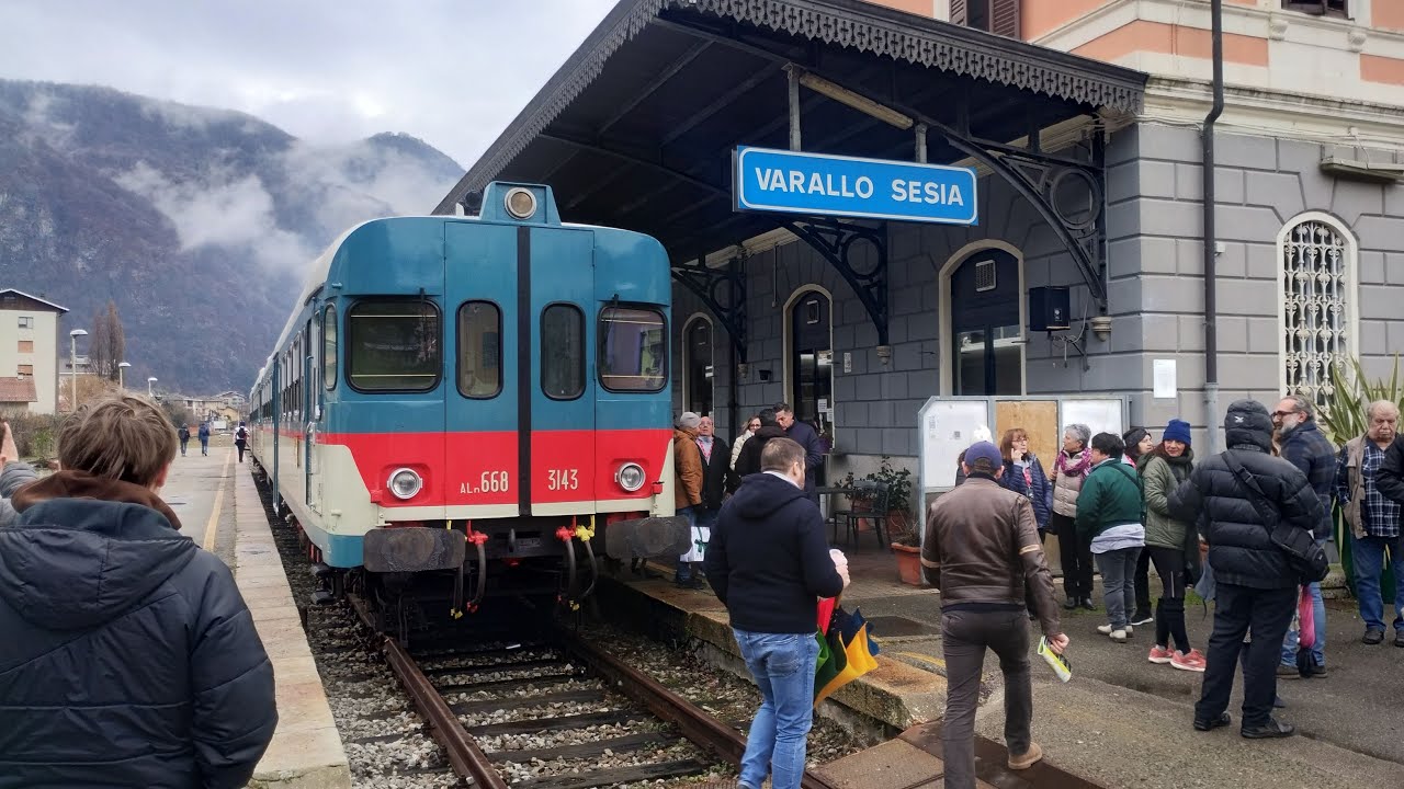 GIOVANI APPASSIONATI a BORDO delle ALN668 FAVOREVOLI alla RIAPERTURA della linea NOVARA-VARALLO!