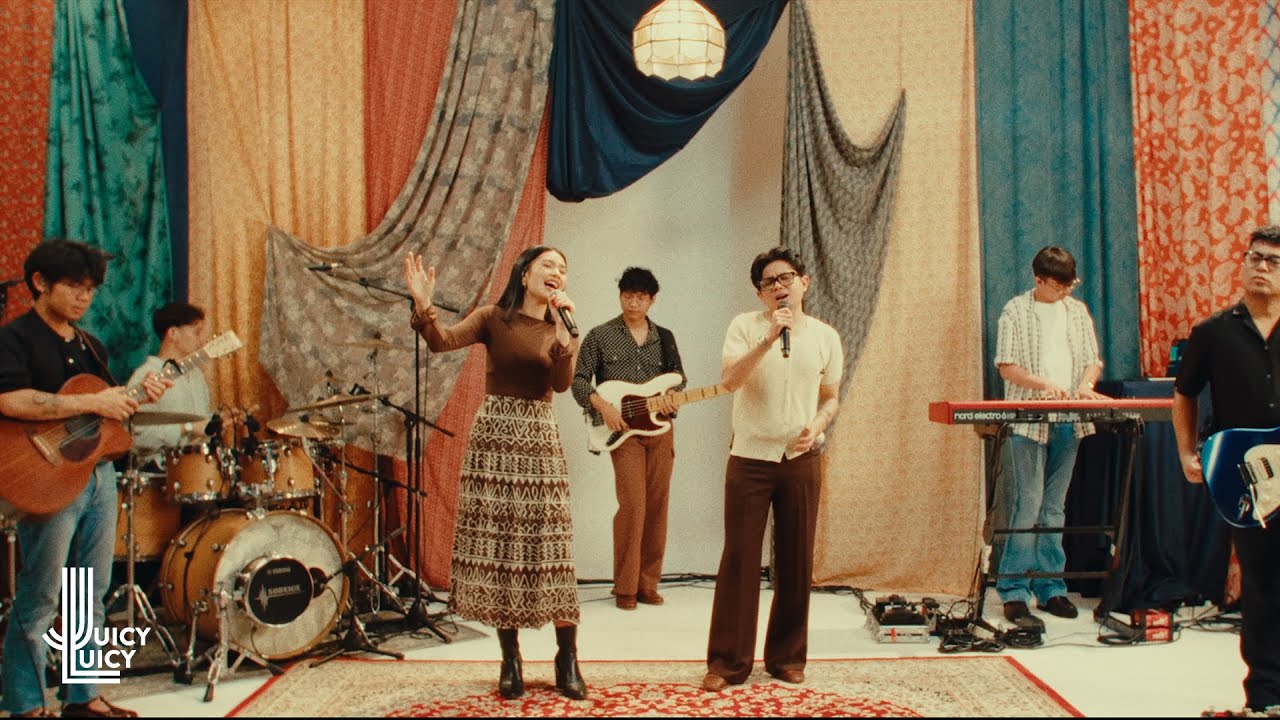 Juicy Luicy Feat. Vanessa Zee - Mawar Jingga (Live Performance)