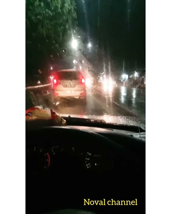 story wa & ig nyetir mobil di malam hari