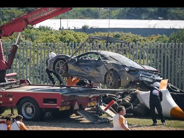 Ferrari batida em curitiba