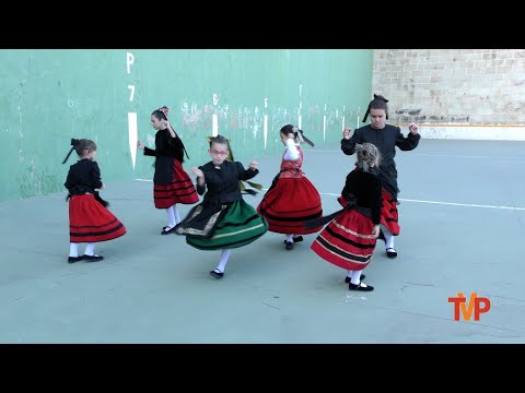Exhibición de Jotas infantiles en la Semana Blanca de Quintanar