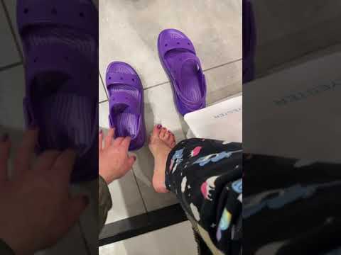 Look around primark try on shoes in schuch eating at Pho