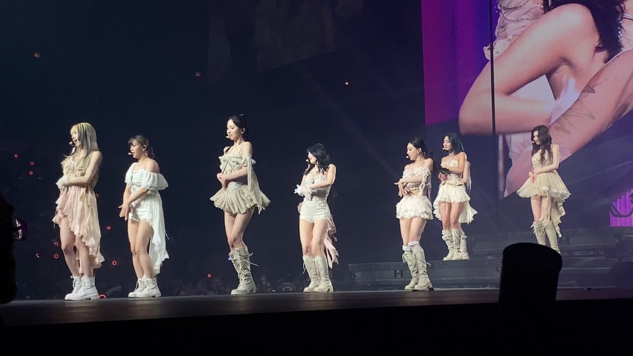 TWICE (CRY FOR ME + FANCY + THE FEELS) - TWICE 5th World Tour “Ready To Be” Chicago Day 1 [4K]