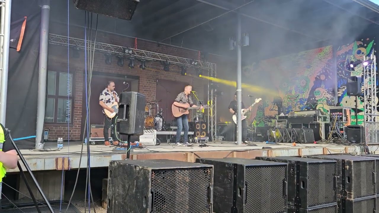 yölintu live - Mä putoan