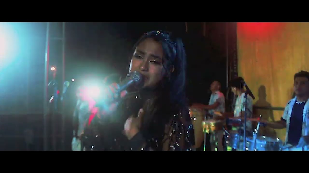 Estefany Lozano y Su Pasión Morena / POPURRI CORAZON S. EN VIVO