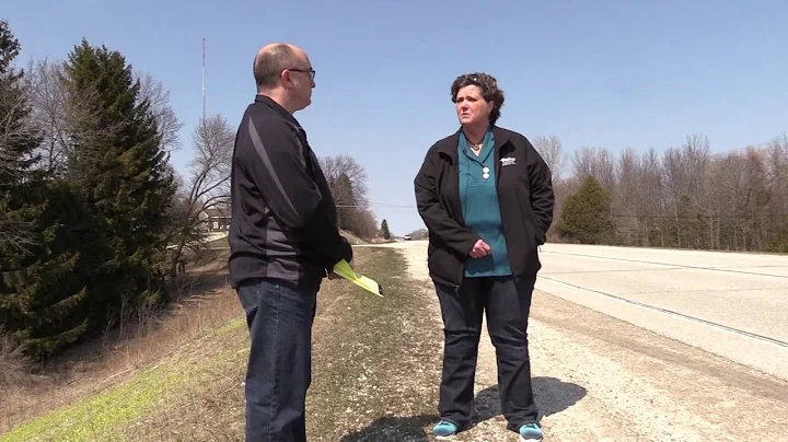 Debi Hochstetler talks with USA TODAY NETWORK-Wisc...