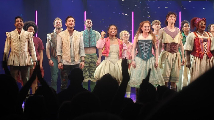 & Juliet UK Tour Curtain Call - Manchester Opera House - 16th July 2024