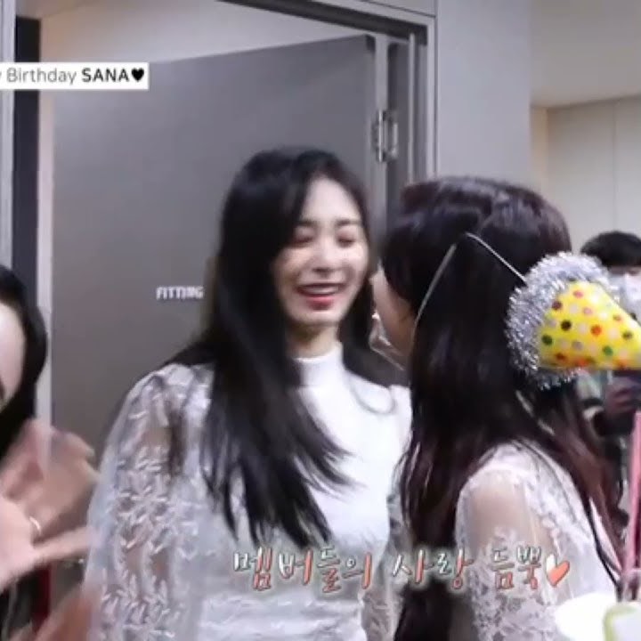 Twice tzuyu kissed sana