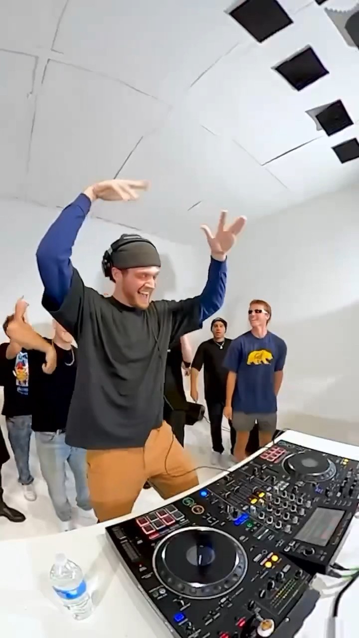 incoming ⇨ @gusted rework of “You Spin Me Round (Like A Record)” out 12/8