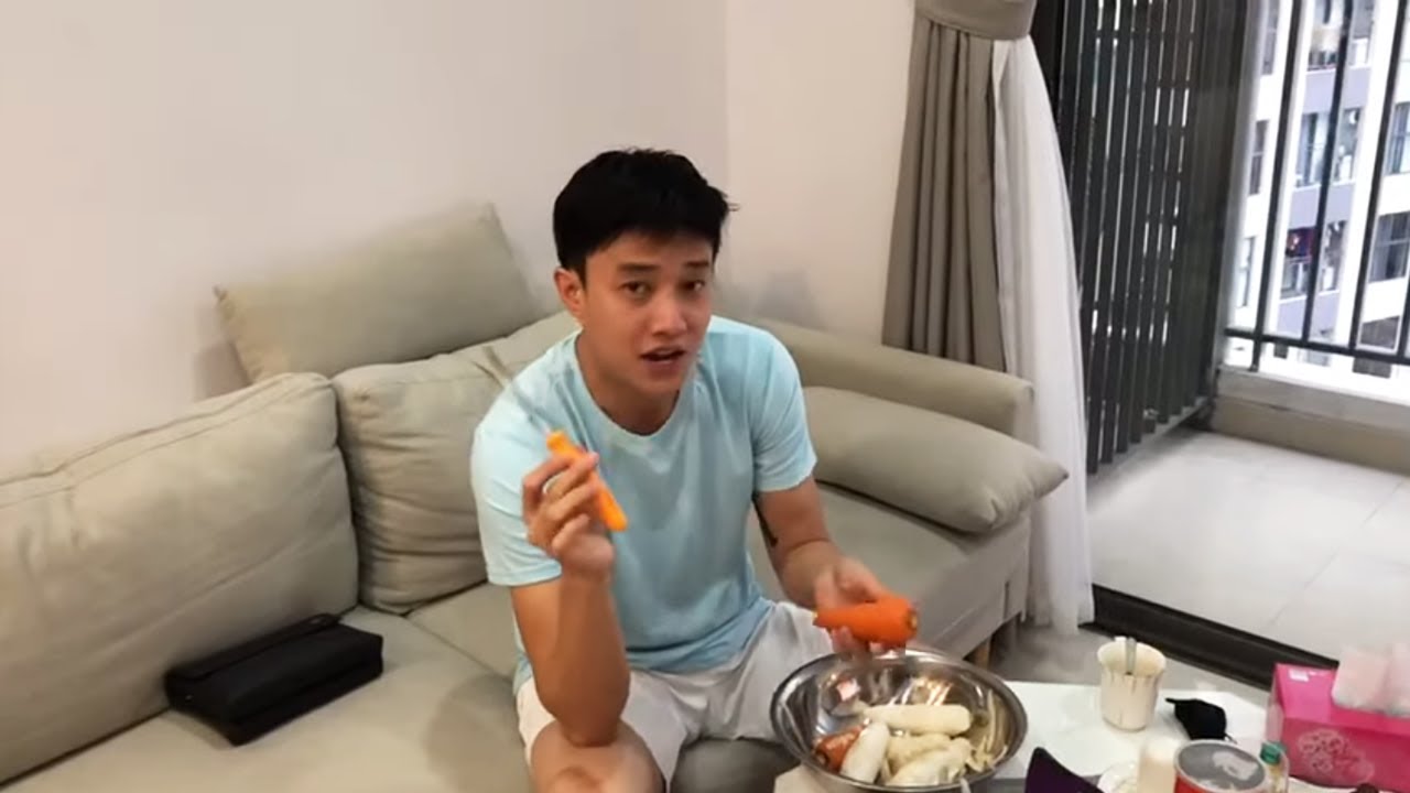 Quốc Trường hướng dẫn cách bào cà rốt