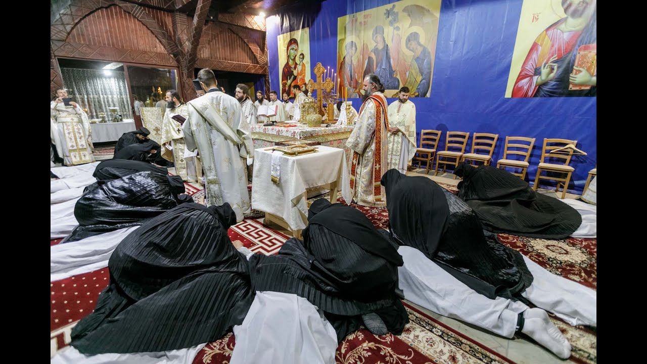 Îngeri pe pământ: ce se întâmplă, de fapt, la slujba tunderii în monahism?