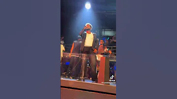 مع السلامه كلكم شبه بعضيكم 