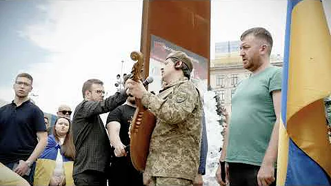 Taras Kompanichenko honors fallen soldier in Kyiv