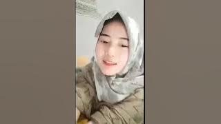 Hot jilbab cantik dan seksi ngomongin yang jorok jorok