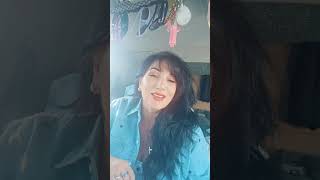 Zaustaviti 🚛, spremiti se za 5 min i poći na 🎂 #valentineday #woman #travel #driver #truck