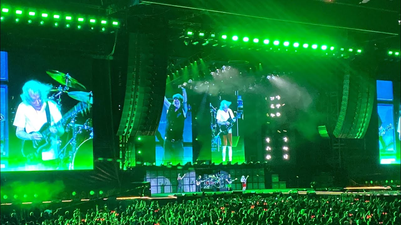 AC/DC • DIRTY DEEDS DONE DIRT CHEAP + HIGH VOLTAGE • LANDOVER MARYLAND ...