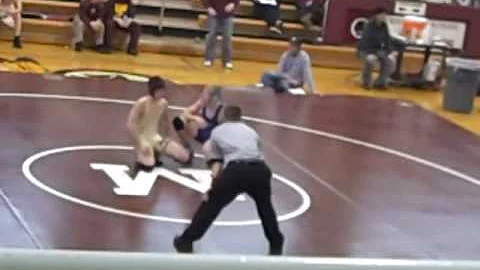 Justin Heinz wrestling at Morris