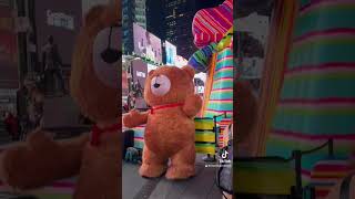 Times Square New York ❤️ Nézd meg a teljes videót itt! 👆👆 #timessquare  #newyork #erdélyimónika