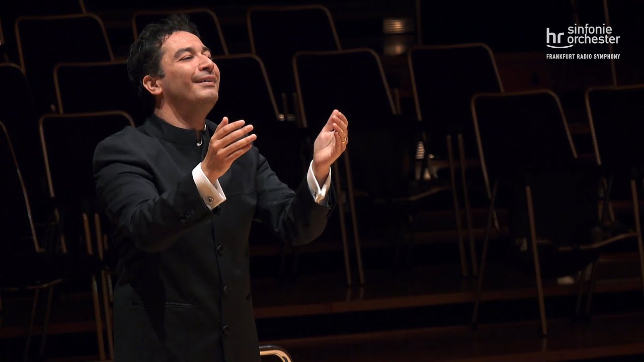 Stage@Seven: Dvořák: Serenade for Wind Instruments – Andrés Orozco-Estrada adlı videoyu YouTube'da izle Stage@Seven: Dvořák: Serenade for Wind Instruments – Andrés Orozco-Estrada adlı videoyu YouTube'da izle