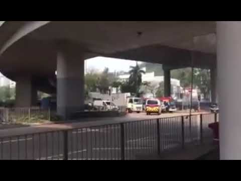 重溫意外+惡人系列：觀塘BENZ飛車衝路障，拍緊GTA？ 車CAM直擊