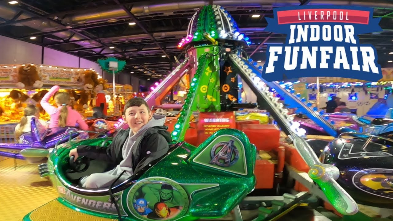 SPINNING FLYING PLANES Fairground Ride - Liverpool Indoor Funfair - YouTube