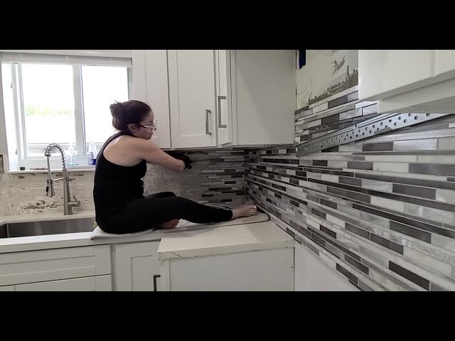 Easy Installing Backsplash Tile With Musselbound Tile Adhesive 