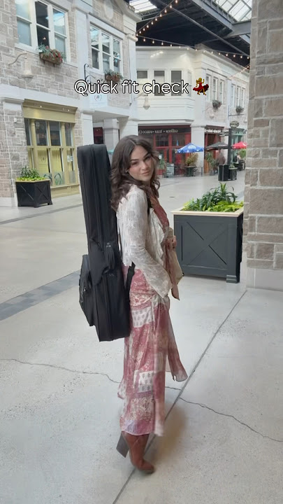 Come with me to a songwriter’s competition 🩷☺️ #behindthescenes #upcomingmusician #songwriter