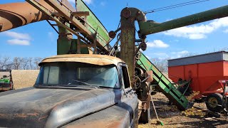 Shelling corn with Chevy truck and John Deere sheller 4K