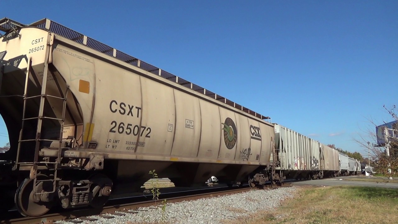 CSX 5324 (GE ES40DC) leads CSXT Q447 - 17