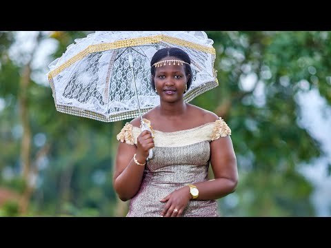 ENJUGANO ZA SAPHRA Roja Photography