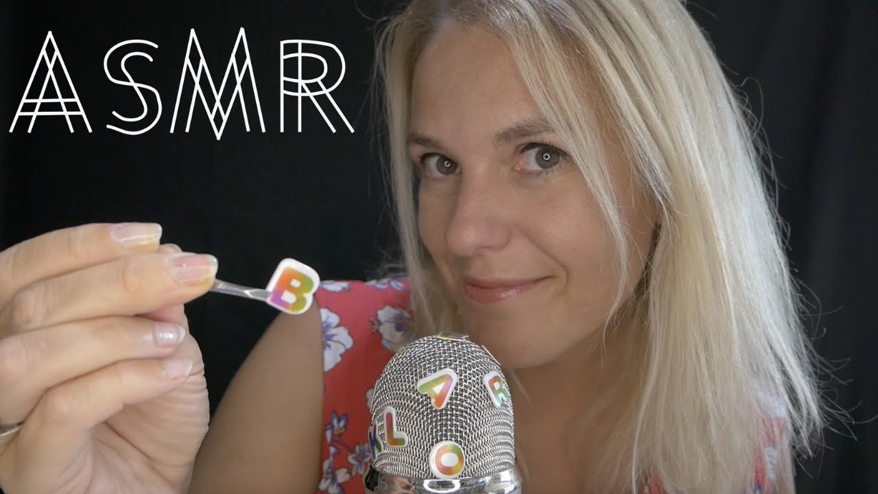 ASMR FR 🎤 Je colle et décolle des stickers + chuchotement de prénoms