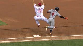 ATL@PHI: Joseph and Phillips collide at first base