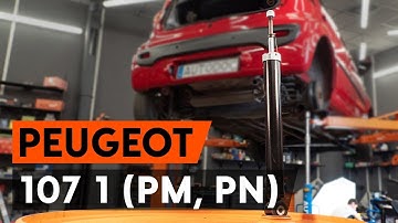 Hoe een schokdemper achteraan vervangen op een PEUGEOT 107 1 (PM, PN) [AUTODOC-TUTORIAL]