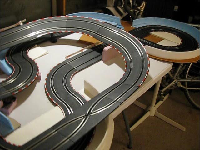 Carrera Go!!! Disney/Pixar Neon Shift'n Drift 62332 : : Giochi e  giocattoli