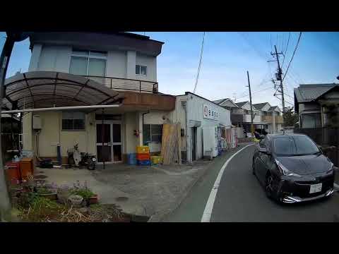 悪質運転{道幅が狭い所で突っ込んで来る対向車(撮影 大阪府)}
