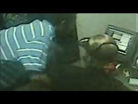 Burger King clerk stops fast-food robbery - caught on camera - YouTube