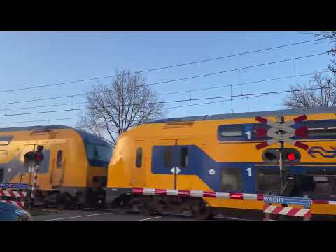 Spoorwegovergang Borne // Dutch railroad crossing