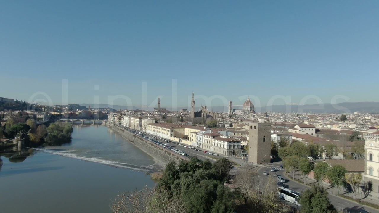 DRONE Firenze, Fiume Arno, città e ponti, giorno, panorama 1