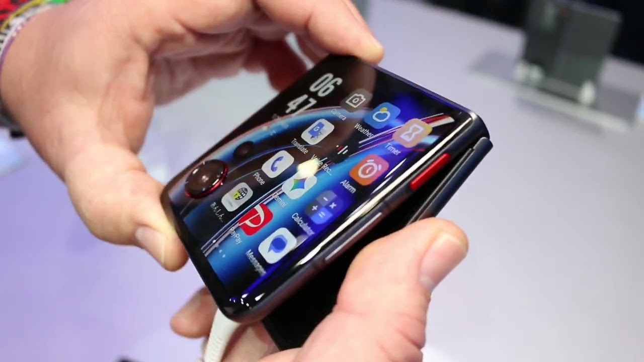 Nubia Flip 3 - hands on with the cheap but GOOD clamshell foldable