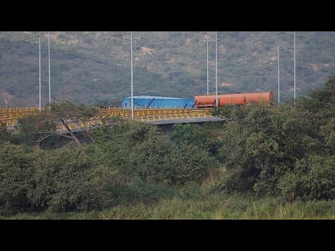 Venezuela crisis: Trucks carrying humanitarian aid stuck at Colombian border town