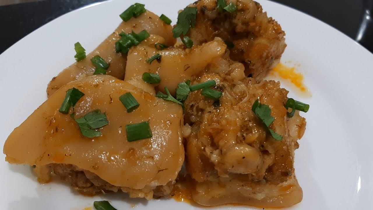 #Donadecasasimples #Receitasfaceis     Rabinho de porco comida da roça