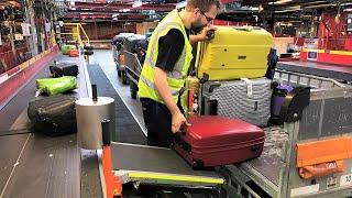 Transfer Belt - Baggage handling with Power Stow´s ergonomic unloading aid