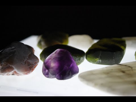 Как найти драгоценные камни, среди обычных булыжников